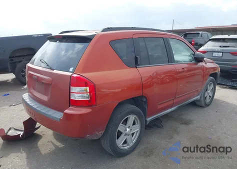 2010 Jeep Compass Sport z USA, uszkodzony, nr VIN 1J4NT4FB5AD578998